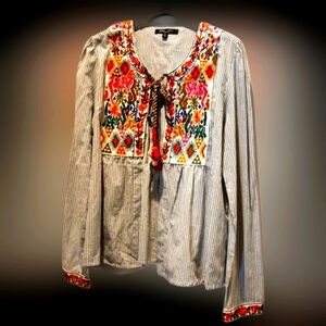Vintage!! Romeo & Juliett Blouse With Ornate eEmbroidered  Detail